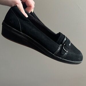 Grasshoppers Black Women's Flats with Buckle Detail